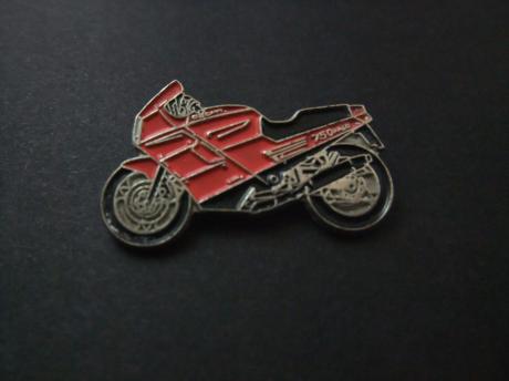 Ducati 750 Paso motor ( ter ere van racer Renzo Pasolini ( Paso)die  stierf bij een ongeval op het circuit van Monza in 1973, rood